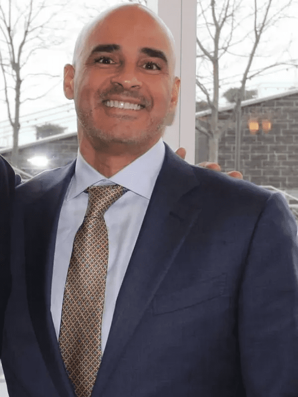 Eddie Gravalese Logo